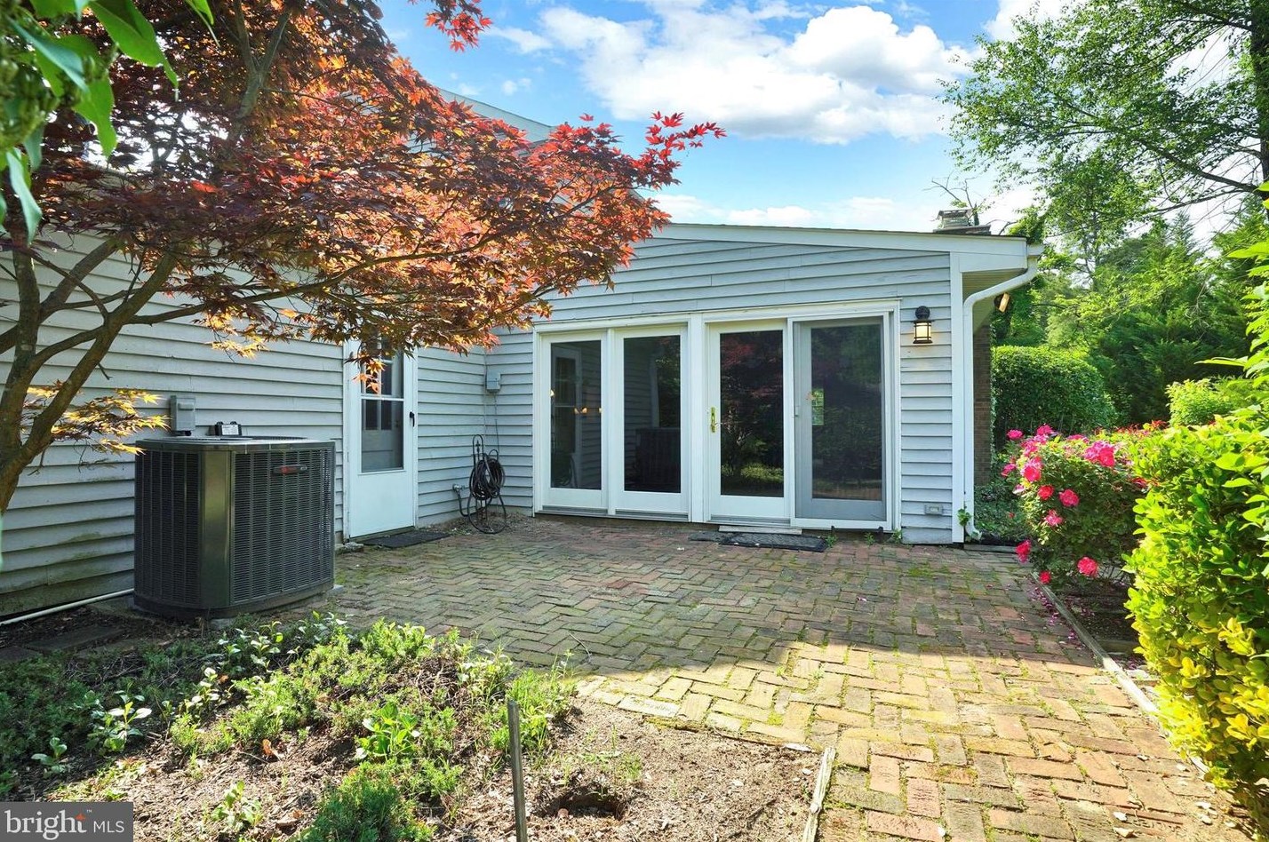 1711 Stratton Rd, Crofton MD  21114-2023 exterior