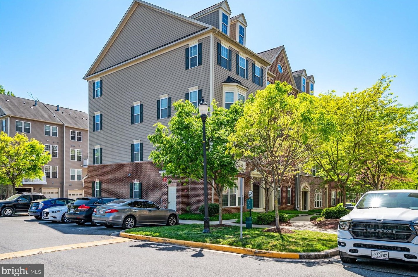 7524 Stoney Run Dr, Baltimore MD  21076-1437 exterior