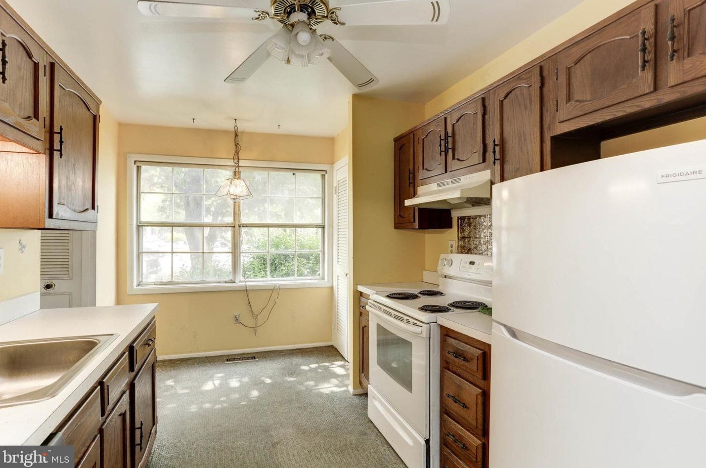 1653 Frst Hl Ct, Crofton MD 21114-1827 exterior