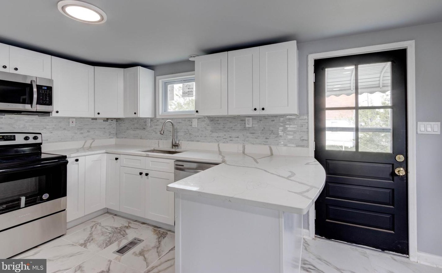 512 Church St, Baltimore MD  21225-3539 exterior