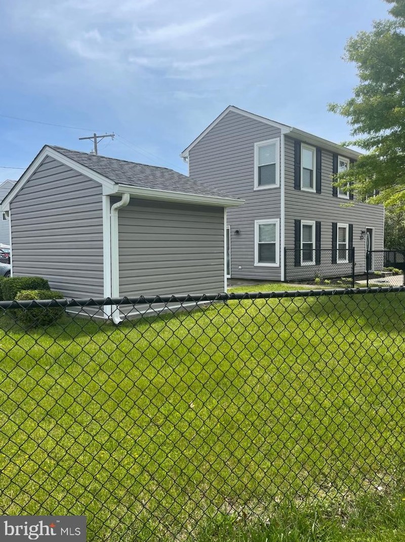 7897 W End Dr, Baltimore, MD 21226