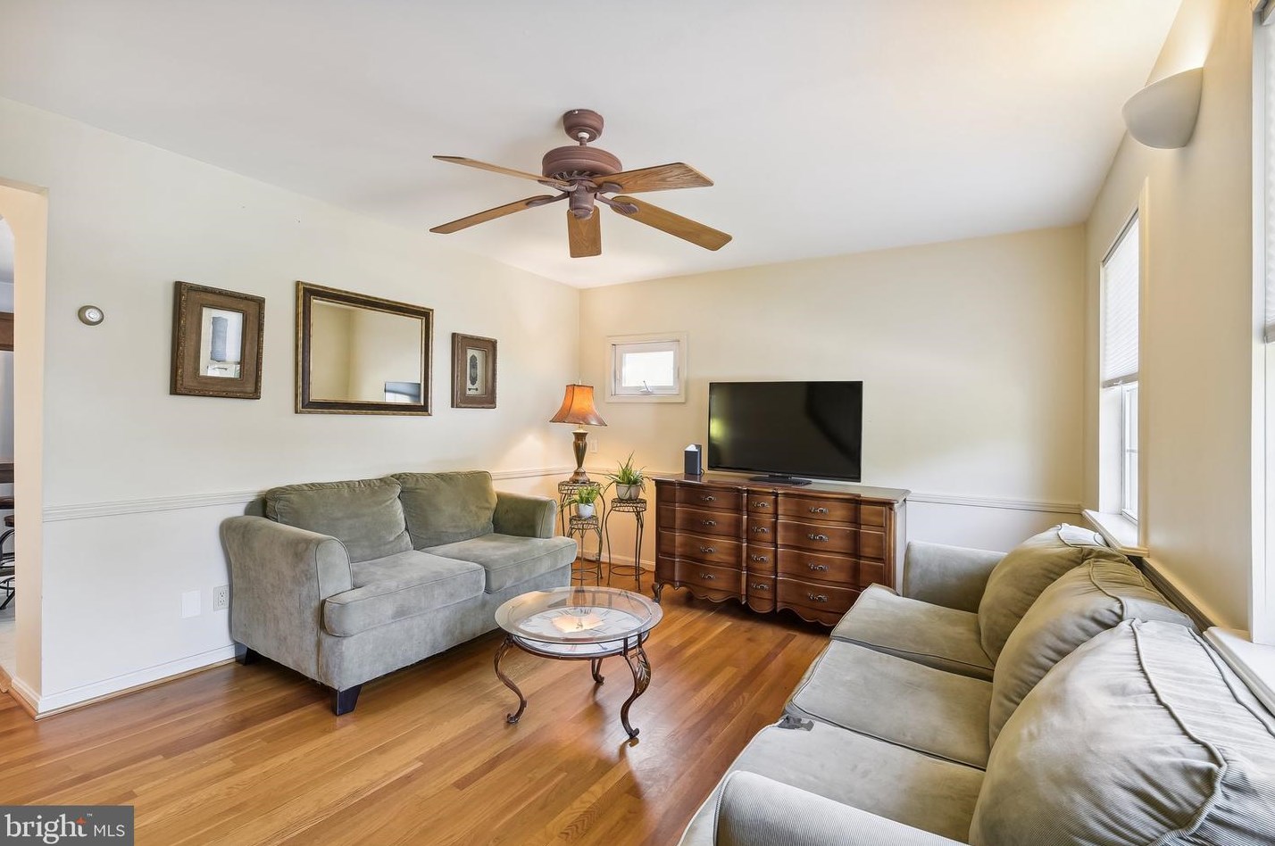 828 Clifton Ave, Arnold, MD 21012