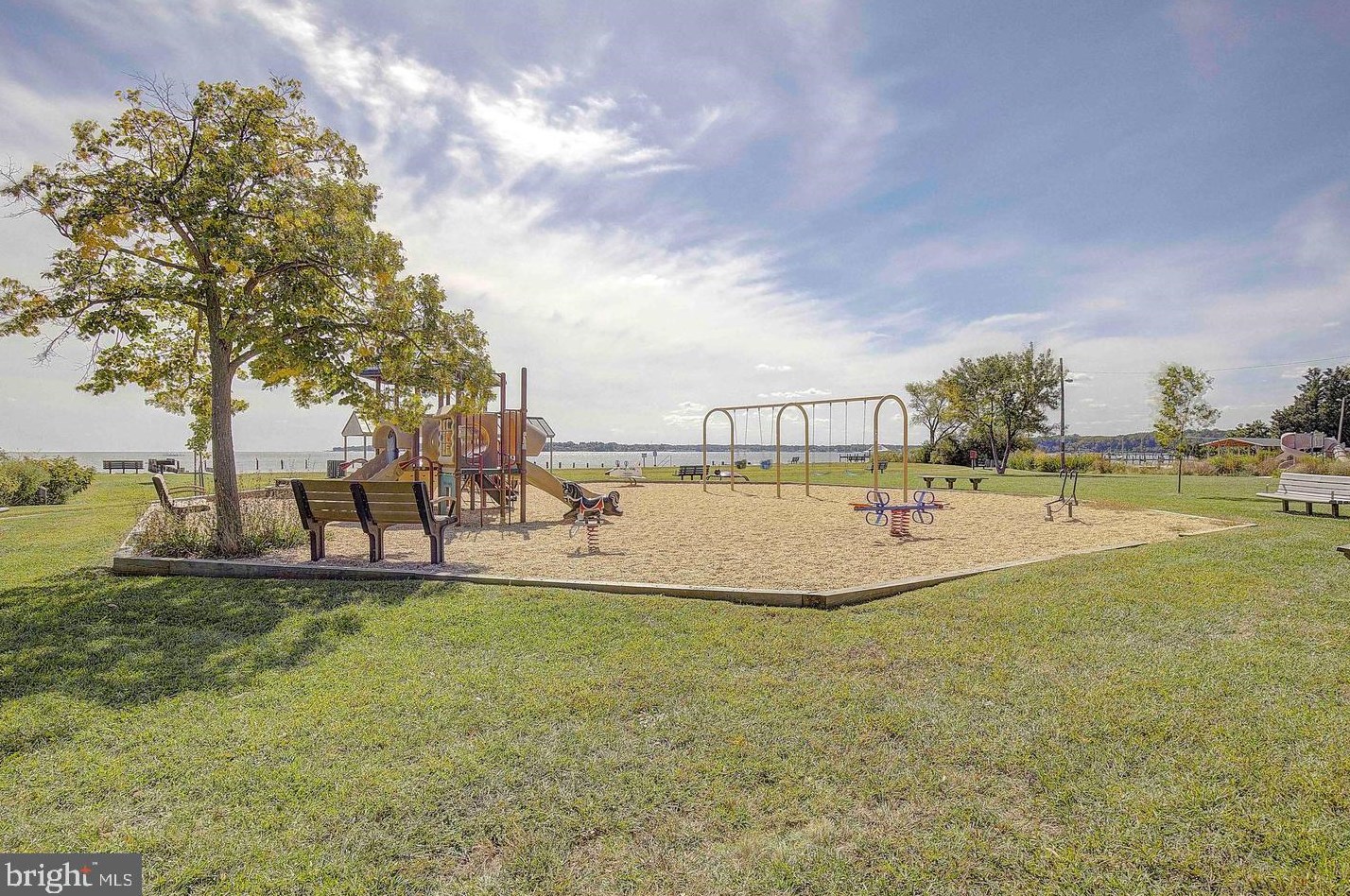 128 Lee Dr, Annapolis MD  21403-4014 exterior