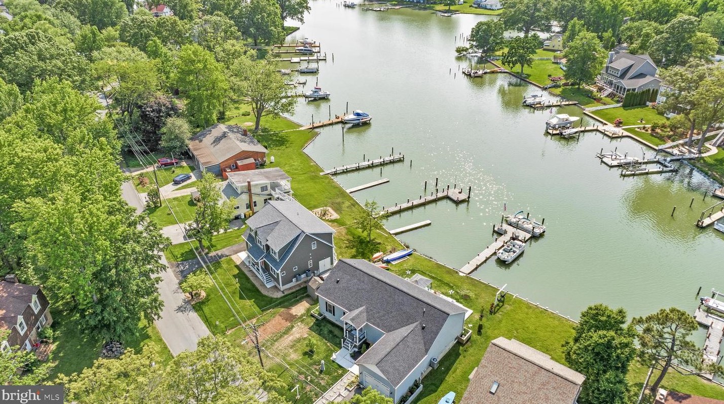 4932 Lerch Dr, Shady Side, MD 20764