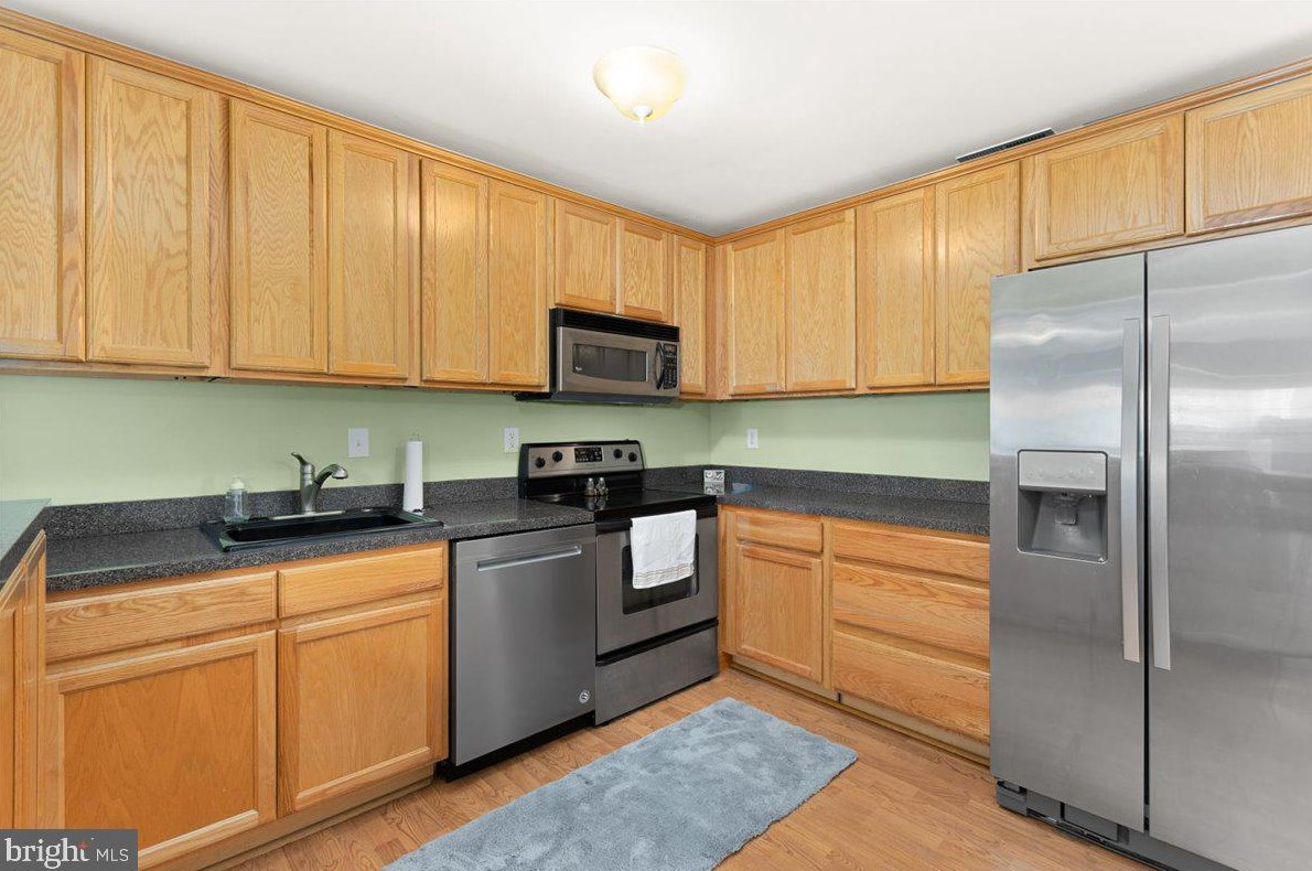 1404 Mara Vis Ct, Crofton MD 21114-1132 exterior