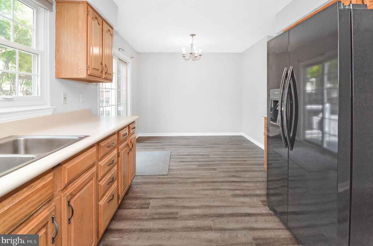 7850 Crossbay Dr, Severn MD 21144-1664 exterior