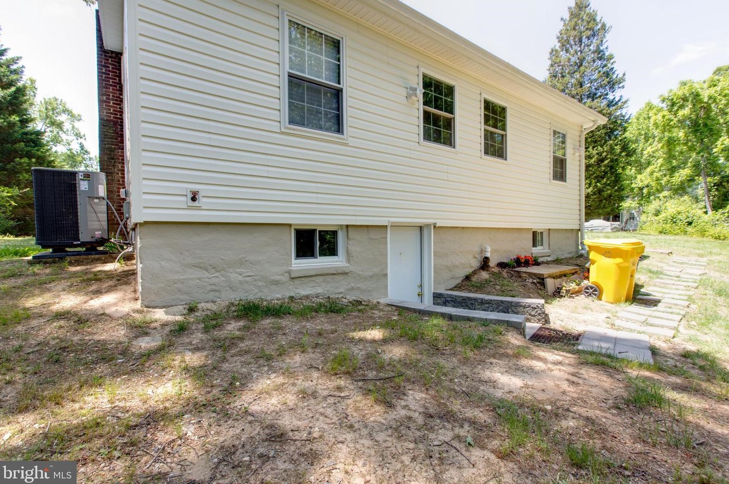 1062 Minnetonka Rd, Severn MD 21144-1139 exterior