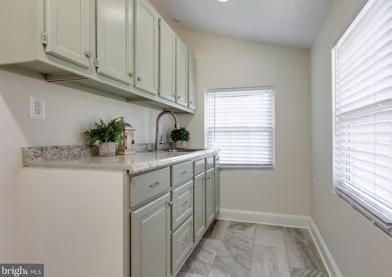 1062 Minnetonka Rd, Severn MD 21144-1139 exterior