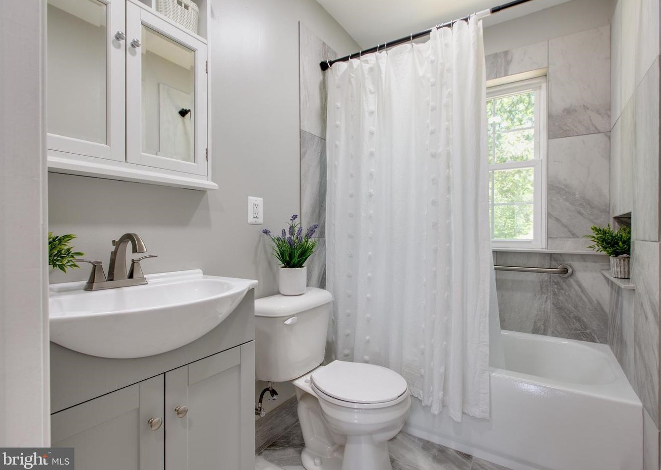 1062 Minnetonka Rd, Severn MD 21144-1139 exterior