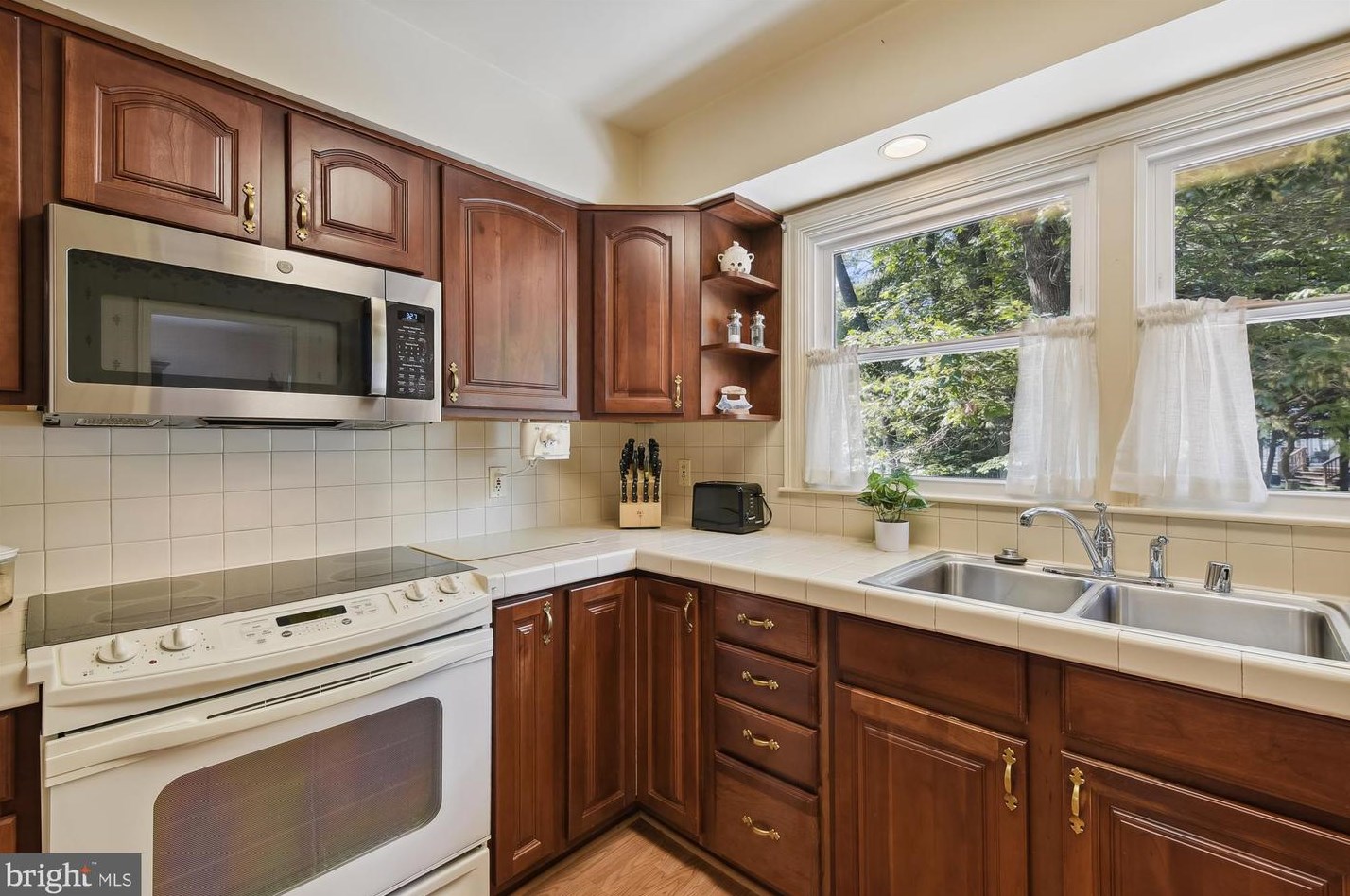 1528 Endsley Pl, Crofton MD 21114-1509 exterior