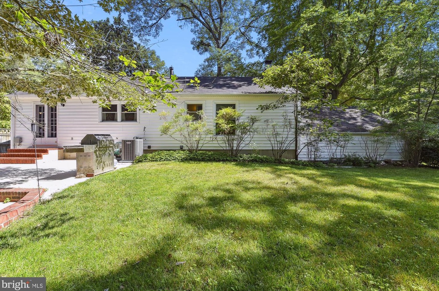 1528 Endsley Pl, Crofton MD 21114-1509 exterior