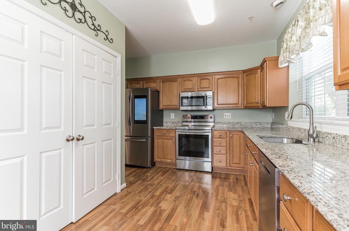 1025 Simsbury Ct, Crofton MD  21114-1673 exterior