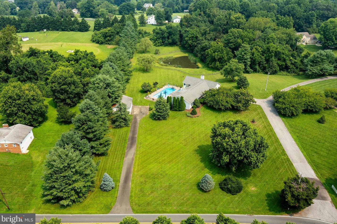 5489 Brooks Woods Rd, Lothian, MD 20711