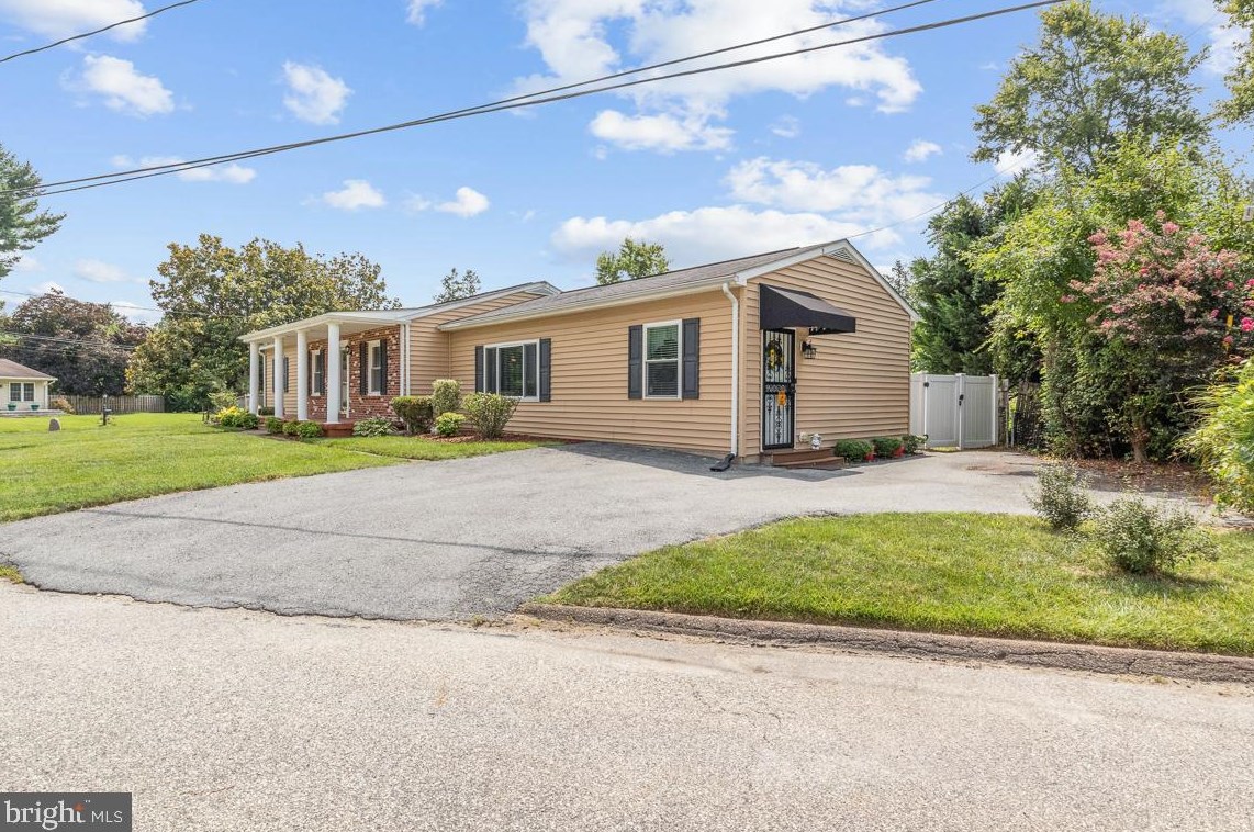 8256 Riviera Dr, Severn, MD 21144-2429