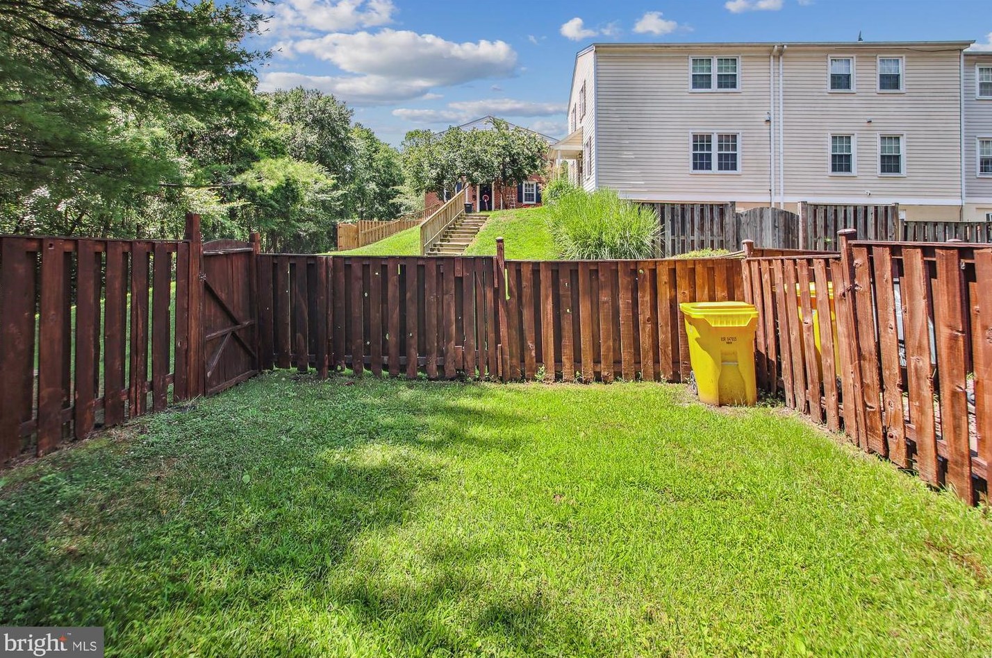 1842 Sharwood Pl, Crofton MD 21114-1949 exterior