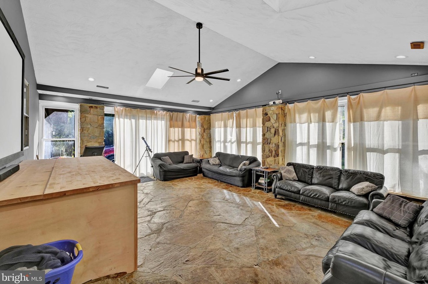 1278 Terrace Ln, Arnold, MD 21012