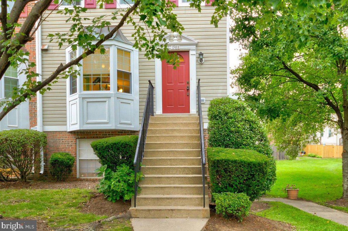 1988 Pawlet Dr, Crofton, MD 21114-1687