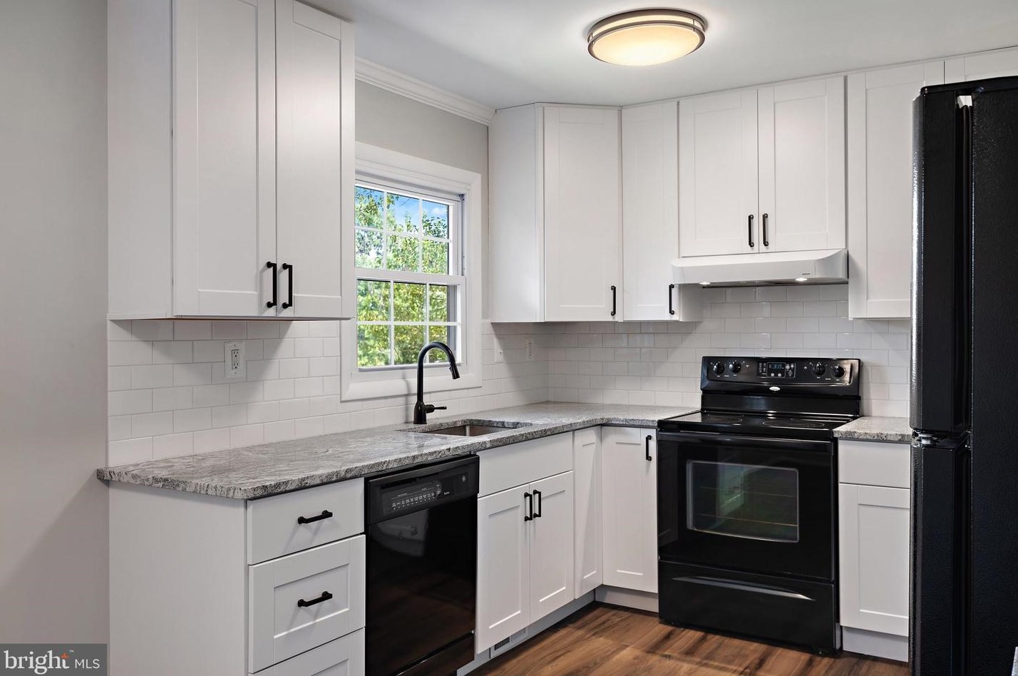 1936 Foxhound Ct, Severn MD 21144-1422 exterior