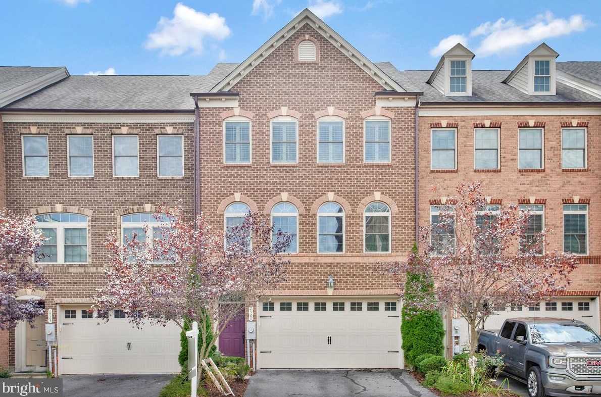2525 Rolling Forest Dr, Baltimore, MD 21076