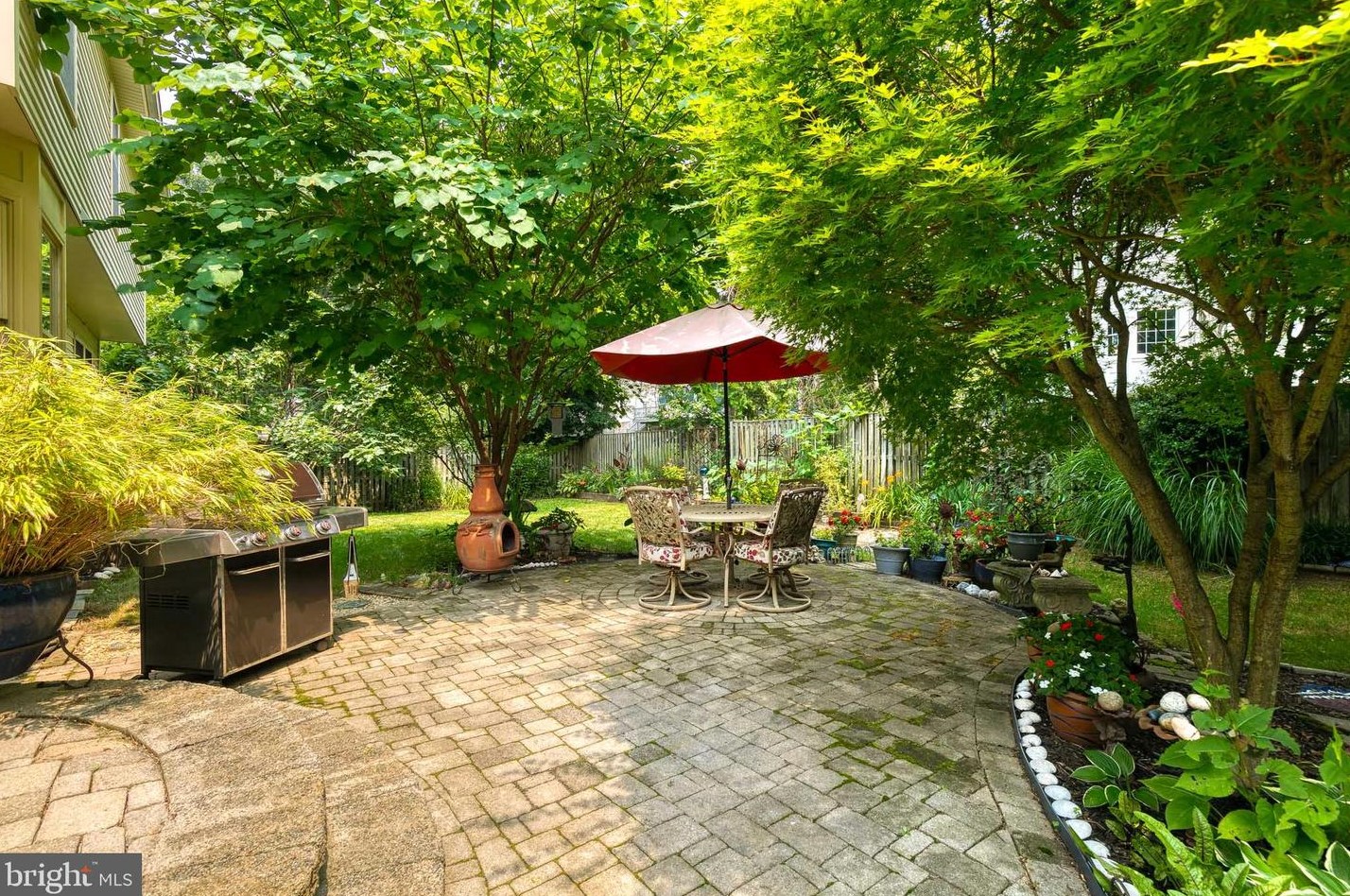 1141 Charing Cross Dr, Crofton MD 21114-1358 exterior