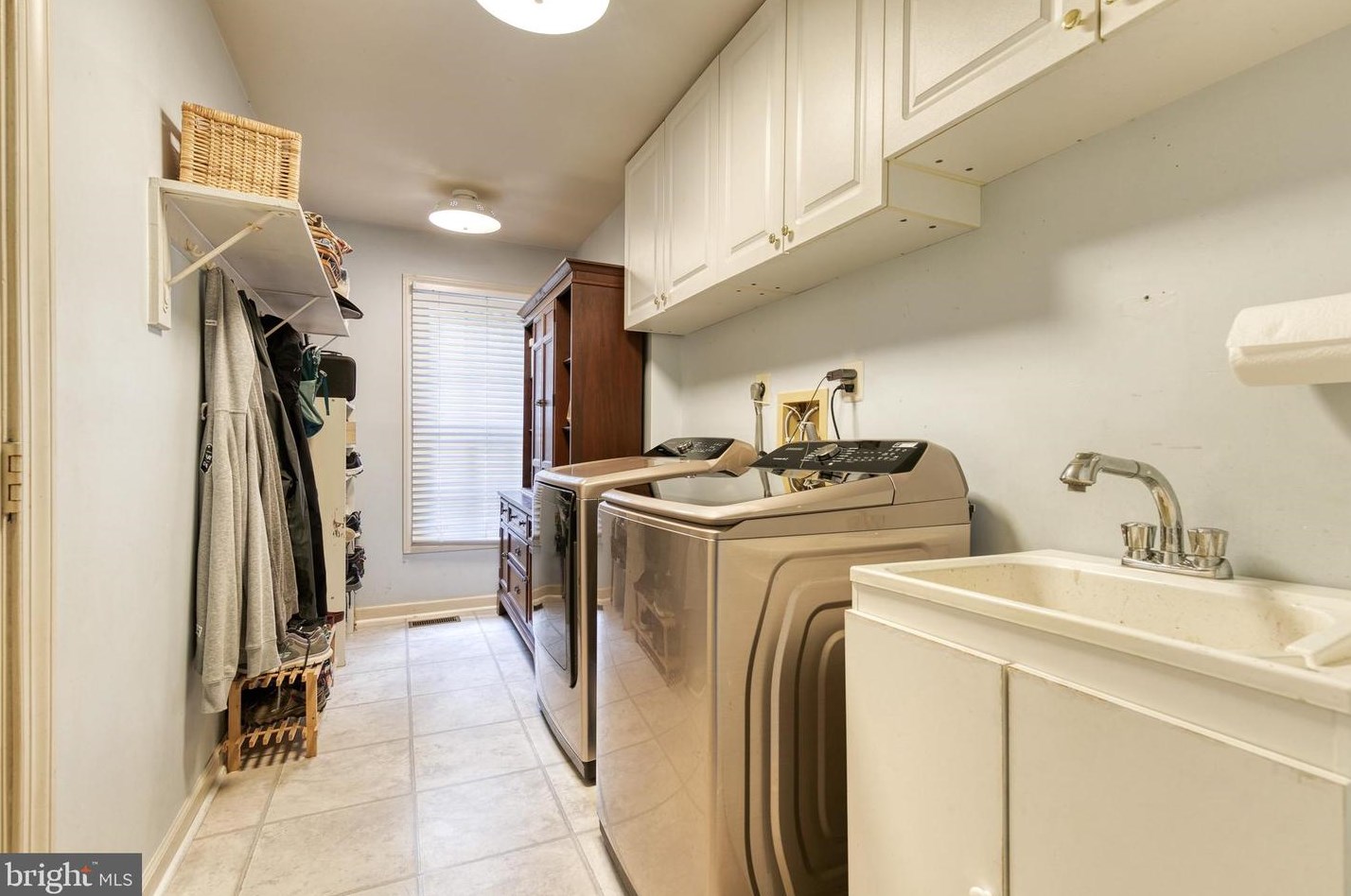 1141 Charing Cross Dr, Crofton MD 21114-1358 exterior