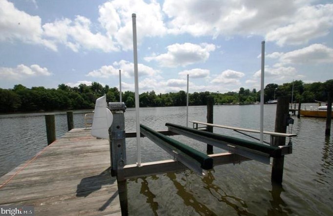 7847 Leymar Rd, Glen Burnie MD  21060-7107 exterior