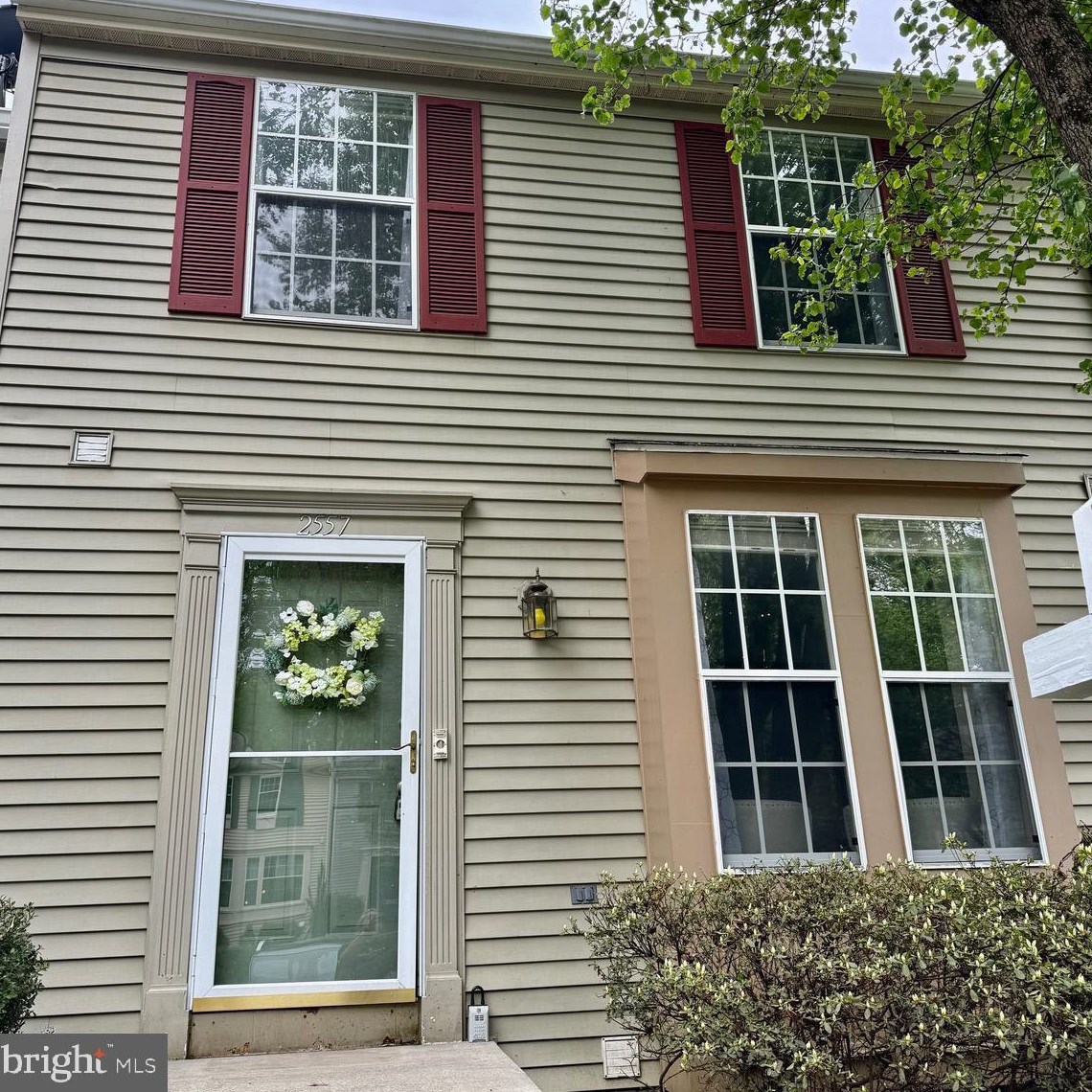 2557 Log Ml Ct, Crofton MD 21114-1860 exterior