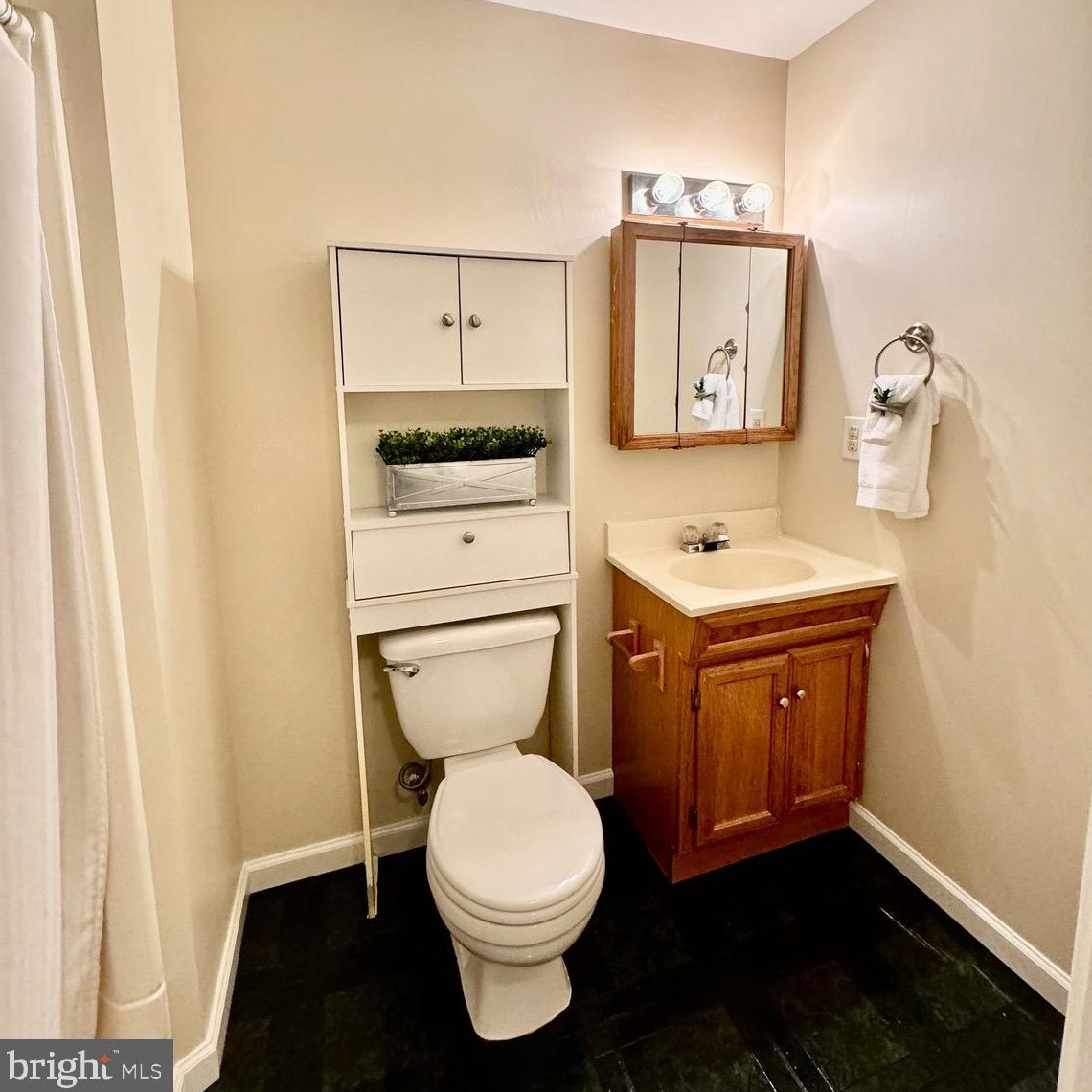 2557 Log Ml Ct, Crofton MD 21114-1860 exterior