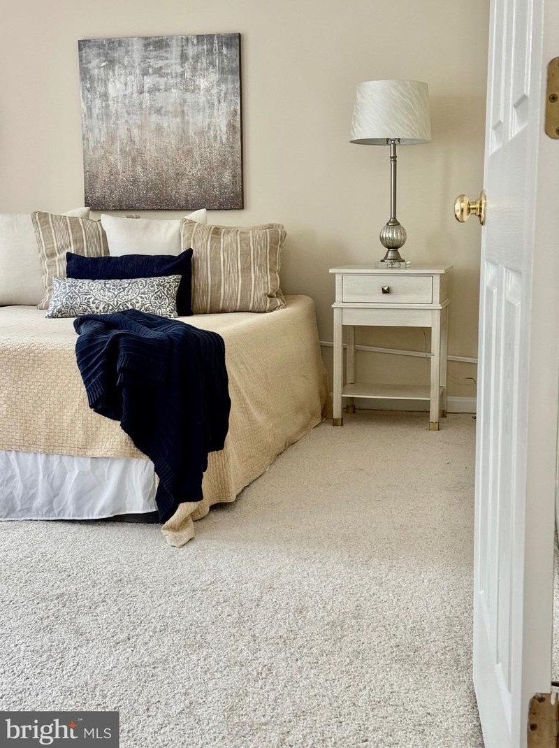 2557 Log Ml Ct, Crofton MD 21114-1860 exterior