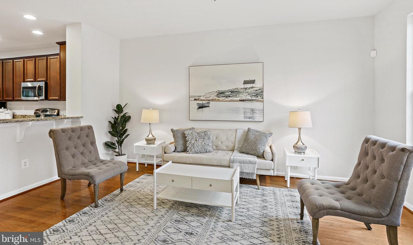 7244 Dorchester Woods Ln, Baltimore, MD 21076-2038