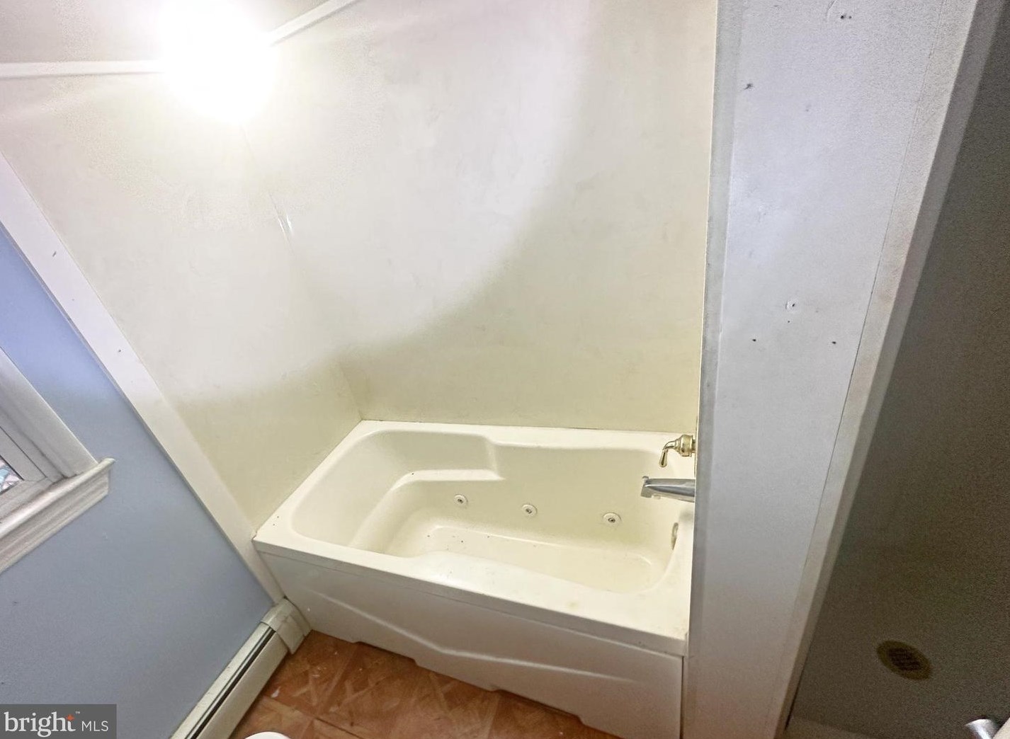 8231 Fort Smallwood Rd, Baltimore MD  21226-1921 exterior