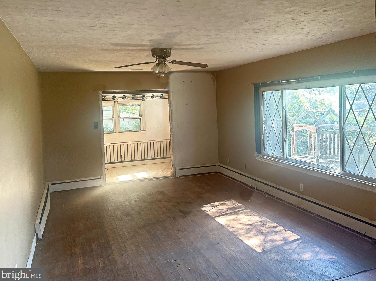 8231 Fort Smallwood Rd, Baltimore MD  21226-1921 exterior