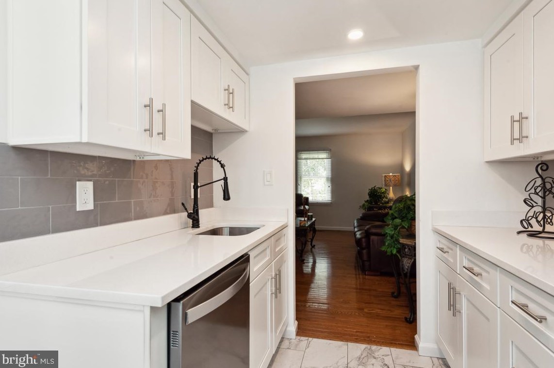 1782 Sharwood Pl, Crofton MD 21114-1925 exterior