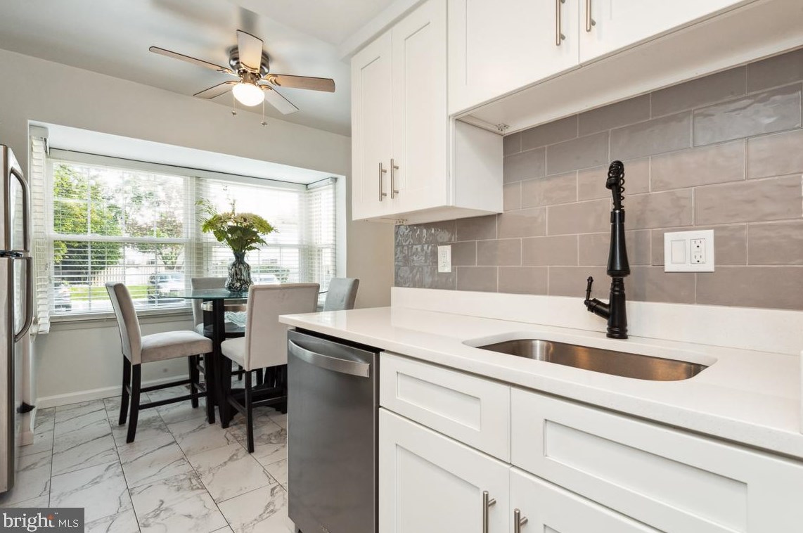 1782 Sharwood Pl, Crofton MD 21114-1925 exterior