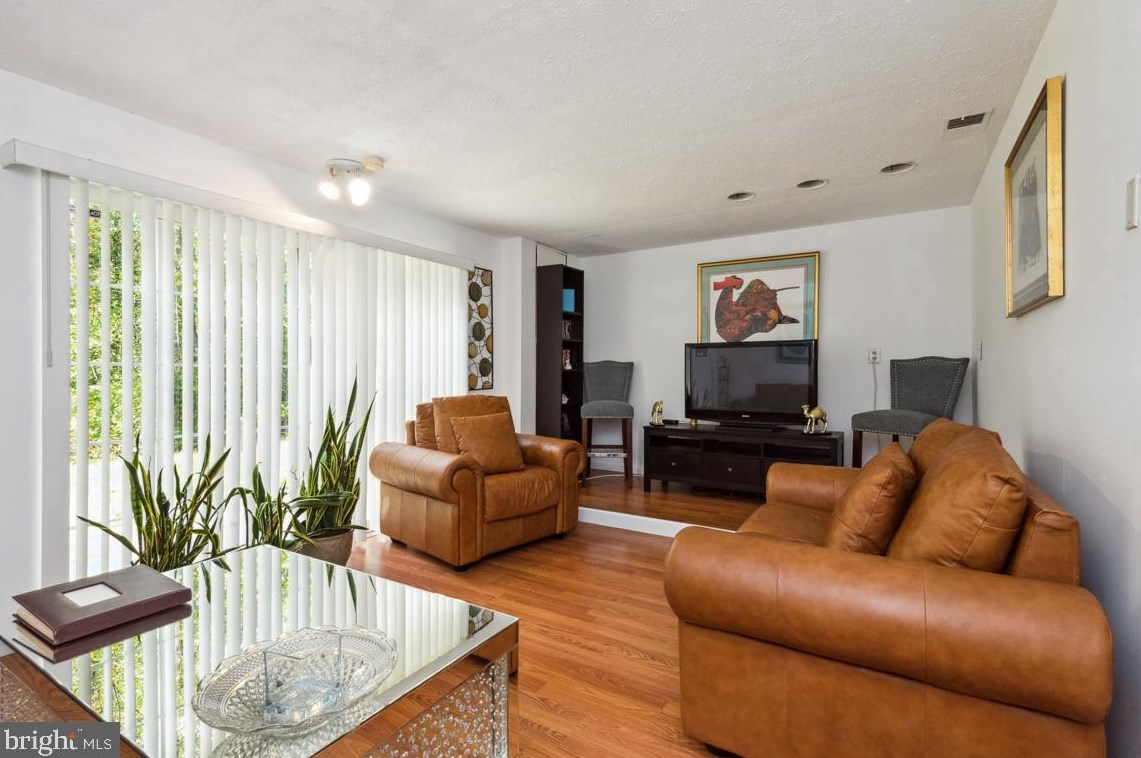 1782 Sharwood Pl, Crofton MD 21114-1925 exterior