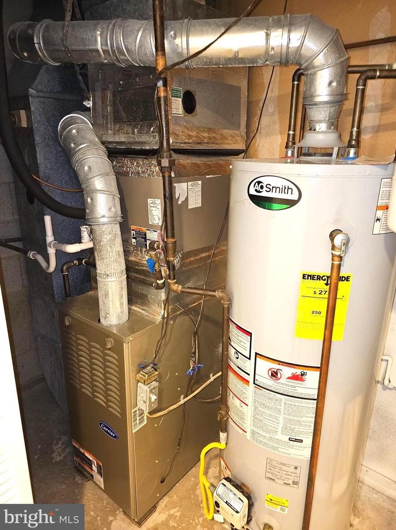 1676 Wilkshire Dr, Crofton MD 21114-2320 exterior