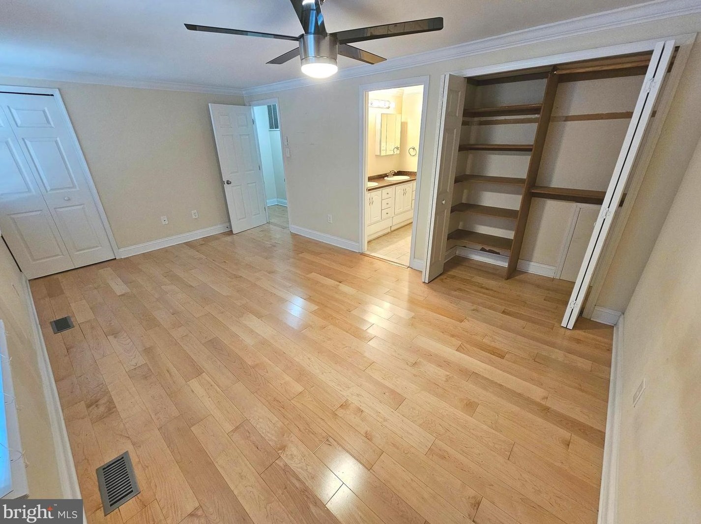 1676 Wilkshire Dr, Crofton MD 21114-2320 exterior