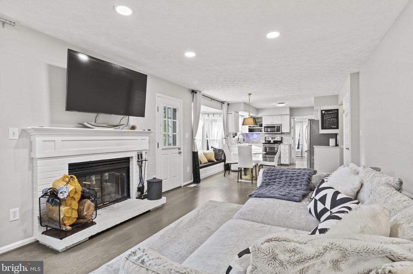 2083 Ingleside Ct, Crofton MD  21114-1849 exterior