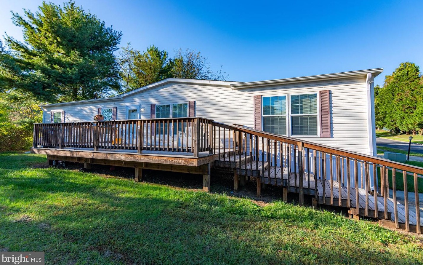 425 Dutch Dr, Lothian, MD 20711