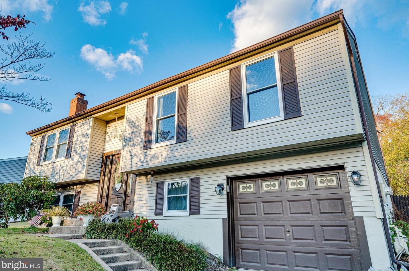 8323 Dubbs Dr, Severn MD  21144-3320 exterior