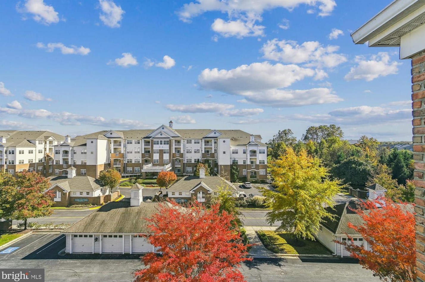 2604 Chapel Lake Dr #401, Gambrills, MD 21054