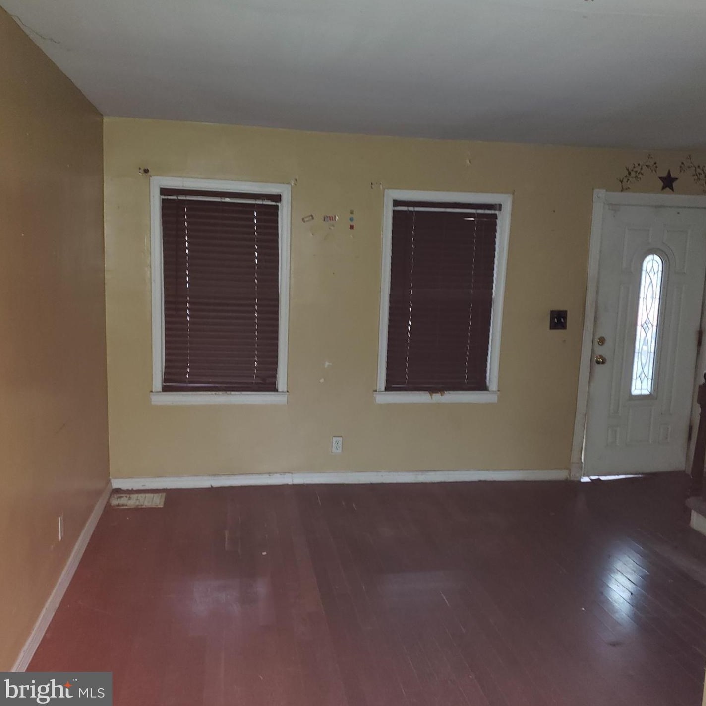 5218 Patrick Henry Dr, Baltimore, MD 21225-3110