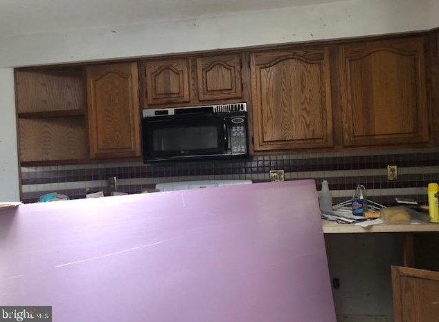 305 Orch Ave, Baltimore MD 21225-2837 exterior