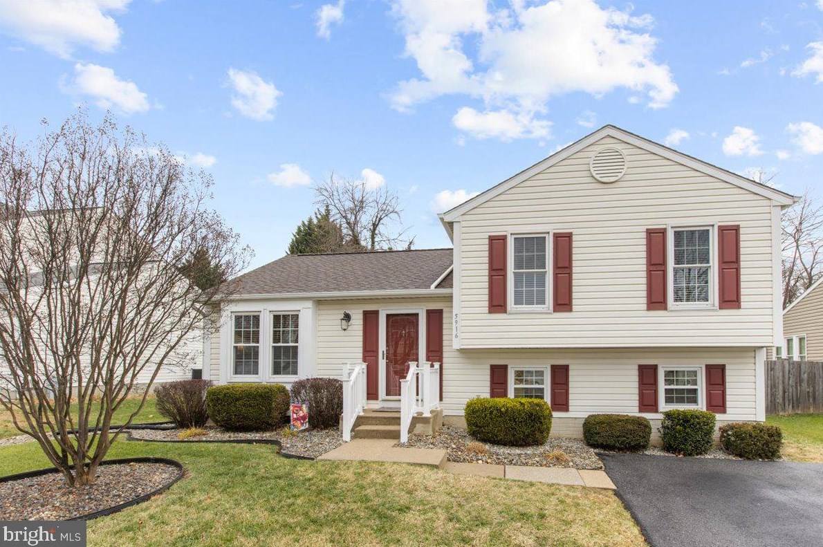 5916 Manor House Ln, Baltimore, MD 21225-3358