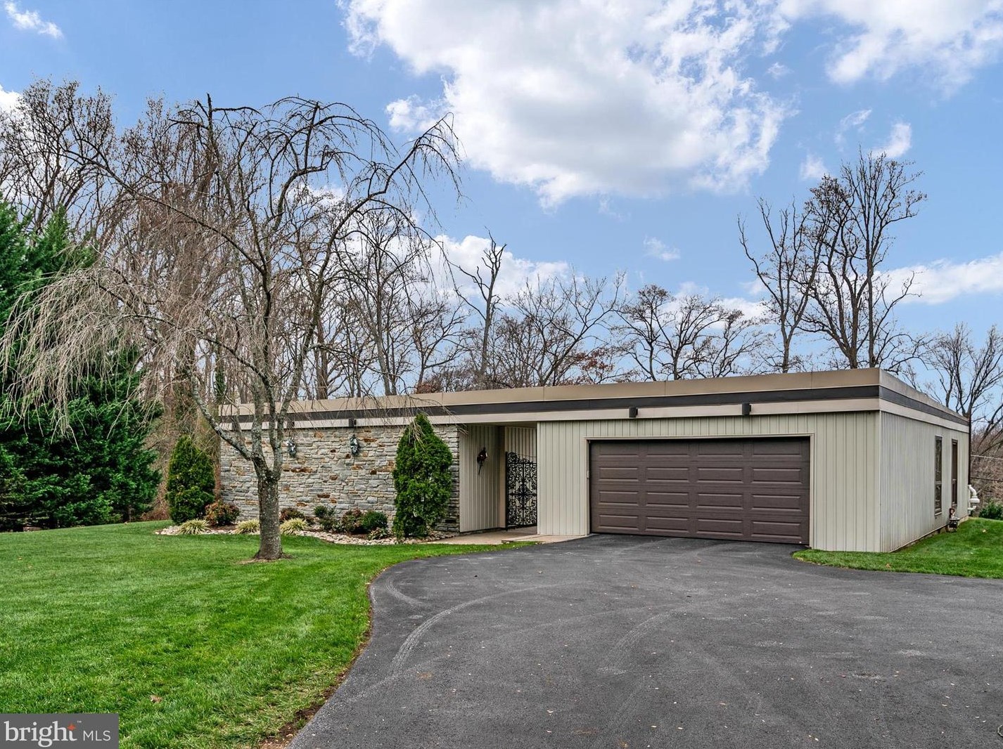 594 Shore Acres Rd, Arnold, MD 21012