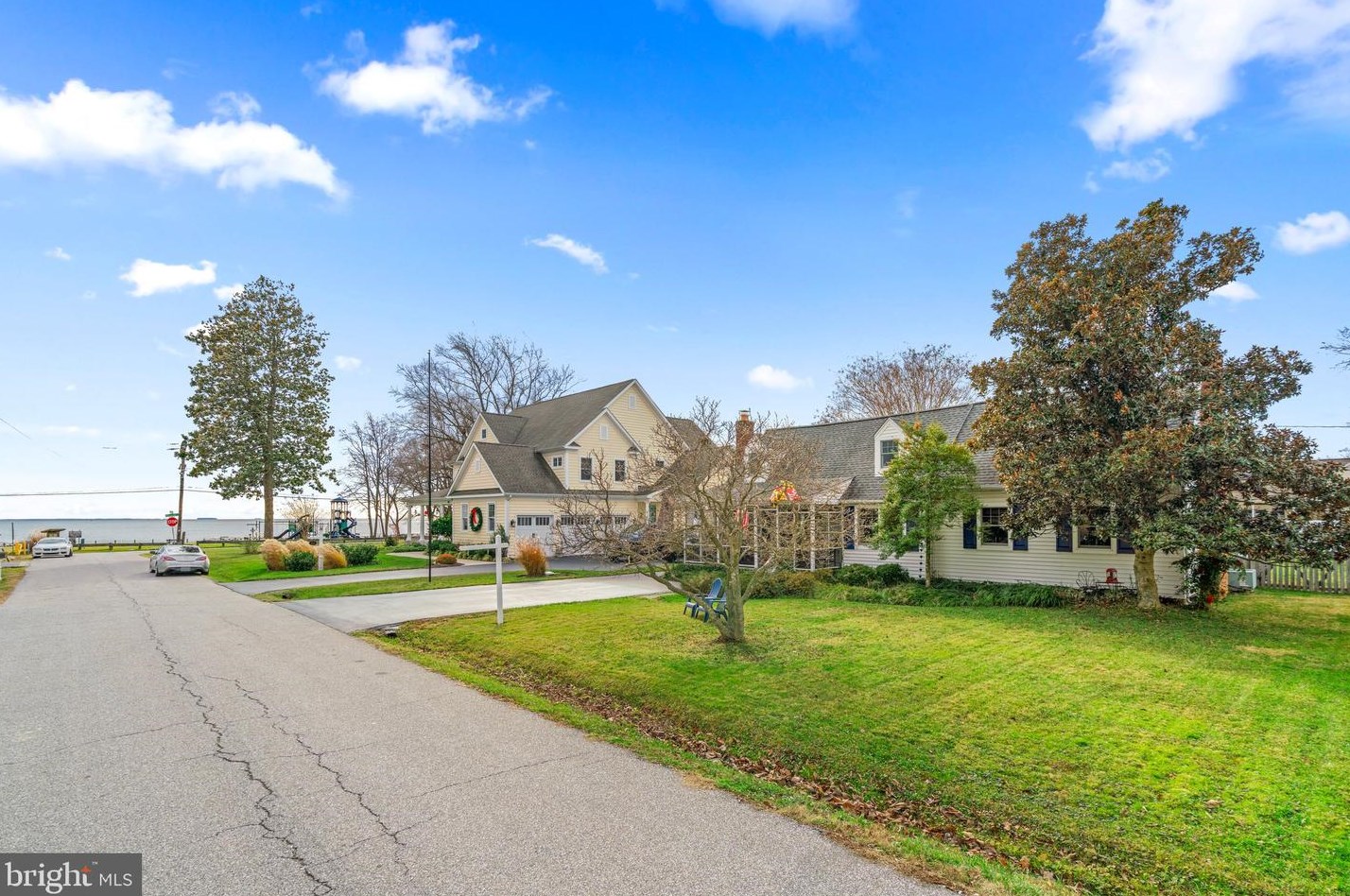 105 Oakford Ave, Edgewater, MD 21037-4914