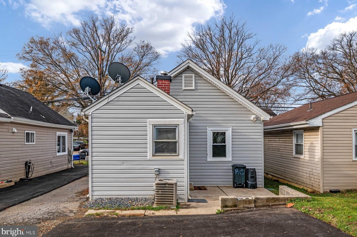 224 Admiral Dr, Annapolis MD  21401-3123 exterior