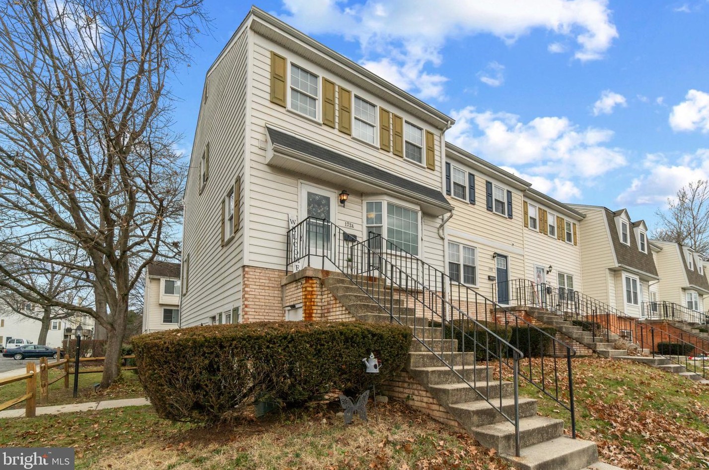 1724 Bancroft Ln, Crofton MD  21114-1609 exterior