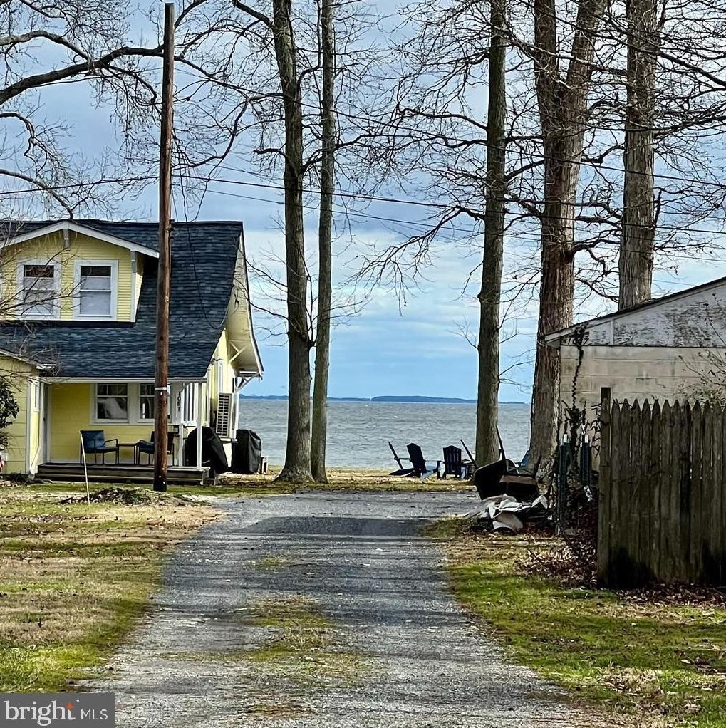 1089 Walnut Ave, Holland Point, MD 20714