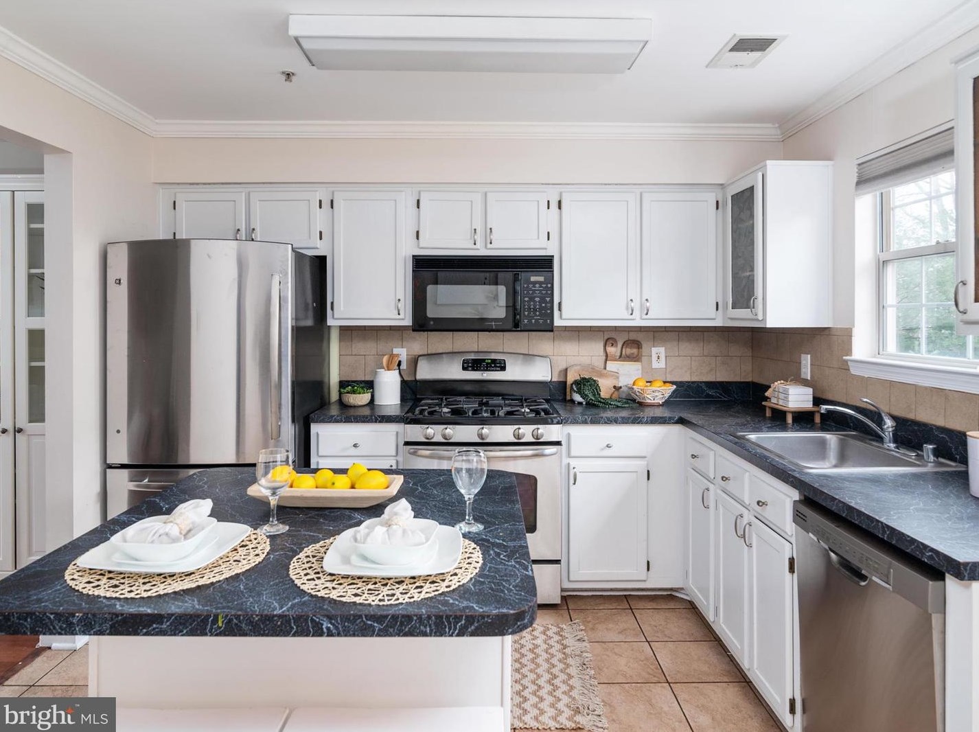 1939 Pawlet Dr, Crofton MD 21114-1687 exterior